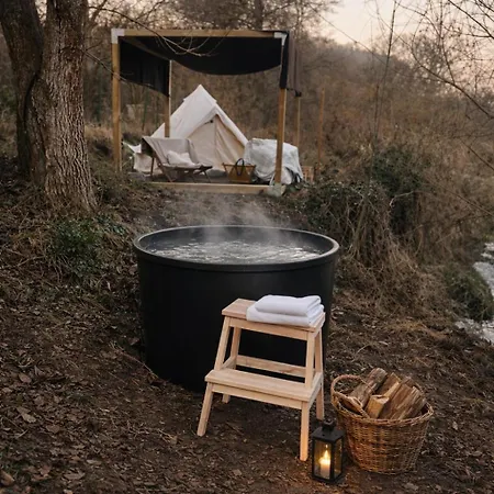 ラグジュアリーテント Voodoo Glamping Únětice